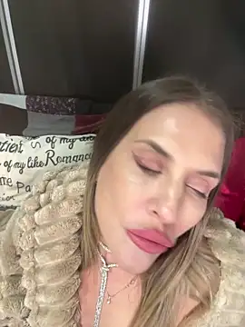 IssabelXO online show from April 11, 10:57 pm