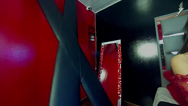 Clarita Hill online show from February 25, 7:36 pm