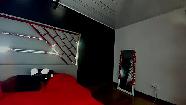 Clarita Hill online show from March 20, 9:16 pm