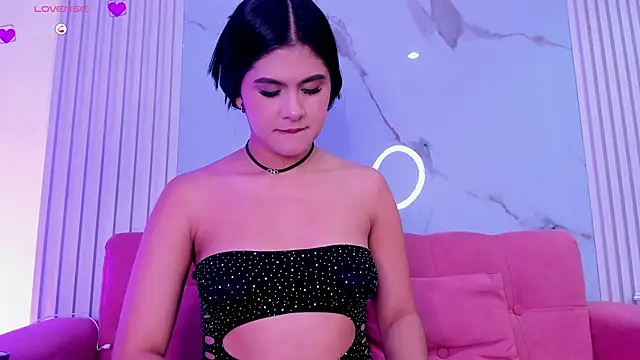 NatashaTaylor1 online show from March 7, 11:21 pm