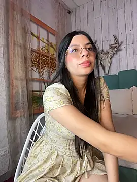 Snapshot of ShyDesireXXX chatting on June 16, 9:04 pm ShyDesireXXX online show from June 16, 9:04 pm