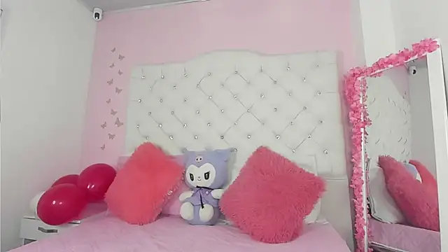 Mia Miller001 online show from March 18, 7:48 pm