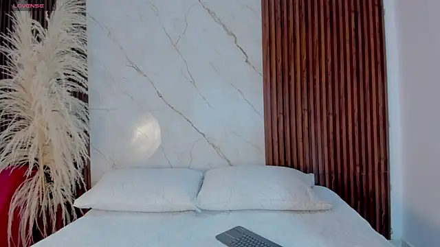 Snapshot of diana_santy chatting on July 17, 6:27 pm diana santy online show from July 17, 6:27 pm