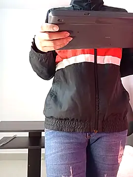 saray reesee online show from January 16, 8:02 pm