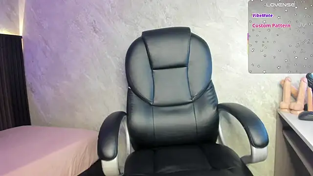 tanisha  lux online show from January 13, 7:07 pm