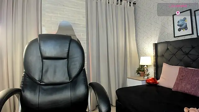 tanisha  lux online show from March 27, 10:33 pm