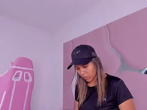 sharithasm online show from February 9, 8:40 pm