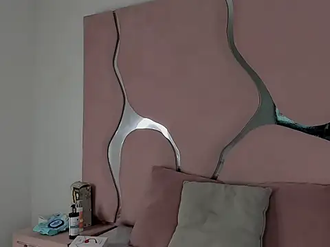 sharithasm online show from April 7, 9:16 pm