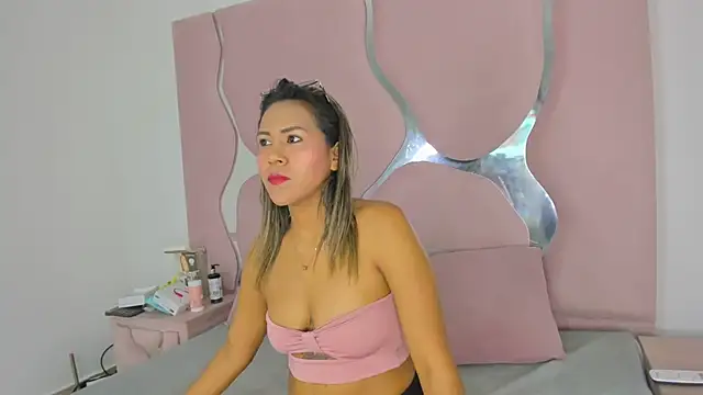 sharithasm online show from April 3, 8:04 pm