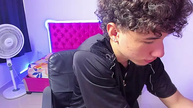 Snapshot of jean_burns chatting on February 7, 7:55 pm jean burns online show from February 7, 7:55 pm