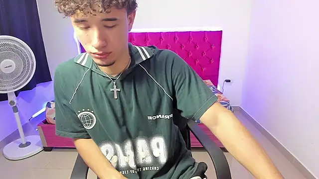 Snapshot of jean_burns chatting on February 5, 7:43 pm jean burns online show from February 5, 7:43 pm