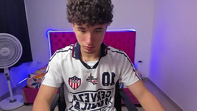 Snapshot of jean_burns chatting on February 4, 7:31 pm jean burns online show from February 4, 7:31 pm