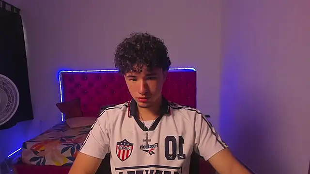 Snapshot of jean_burns chatting on February 12, 7:46 pm jean burns online show from February 12, 7:46 pm