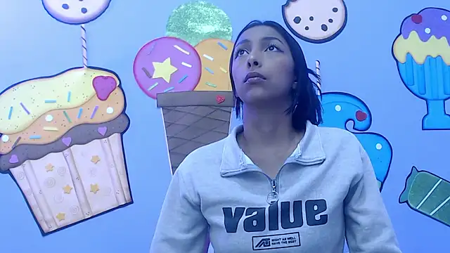 skinnysexzara18 online show from January 15, 1:42 am