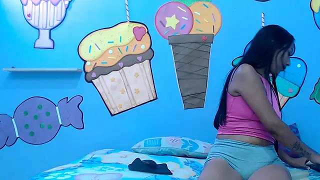 skinnysexzara18 online show from January 13, 1:42 am