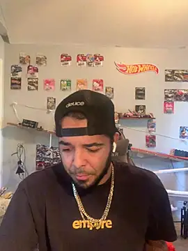 Snapshot of PRBoricua787 chatting on July 4, 4:33 pm PRBoricua787 online show from July 4, 4:33 pm