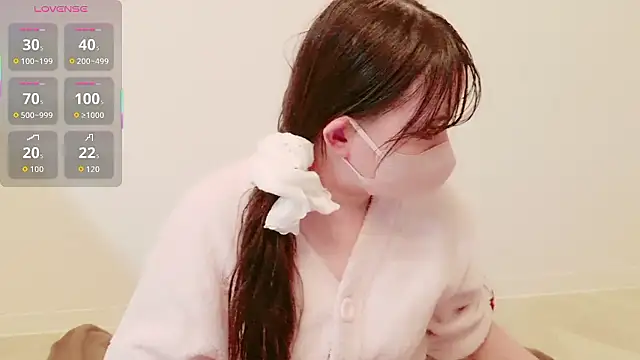 Mayu 000 online show from January 19, 10:30 am