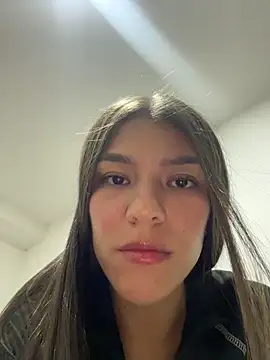 TaylorrHill online show from April 5, 7:31 pm