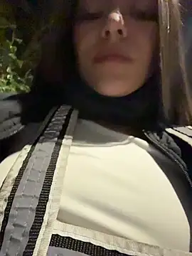 TaylorrHill online show from March 8, 2:04 am