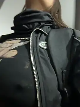 TaylorrHill online show from March 18, 7:59 pm