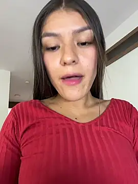 Snapshot of TaylorrHill chatting on June 12, 7:33 pm TaylorrHill online show from June 12, 7:33 pm