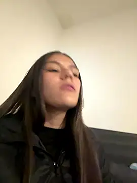 TaylorrHill online show from January 9, 1:34 am