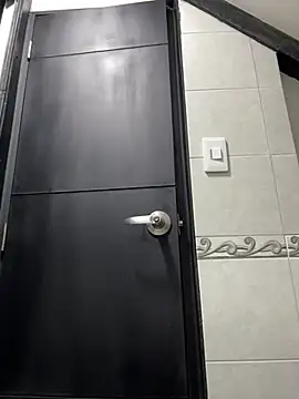 TaylorrHill online show from February 6, 6:26 pm