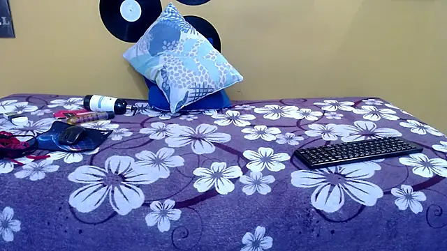 marcelasweet457 online show from April 4, 12:34 pm