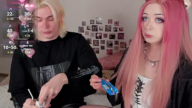 SweetheartsFriends online show from May 15, 1:58 am