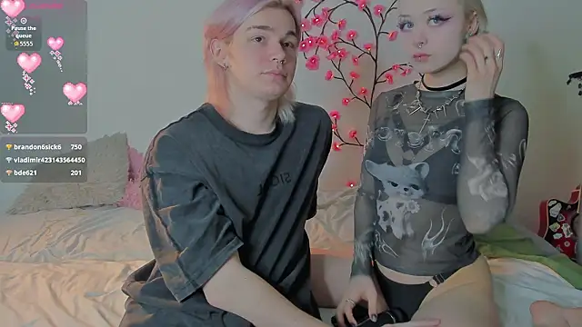 SweetheartsFriends online show from February 27, 1:17 am