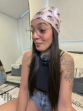 Snapshot of EVA_WILD1 chatting on February 15, 9:25 pm EVA WILD1 online show from February 15, 9:25 pm