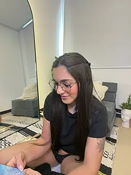 Snapshot of EVA_WILD1 chatting on February 21, 8:33 pm EVA WILD1 online show from February 21, 8:33 pm