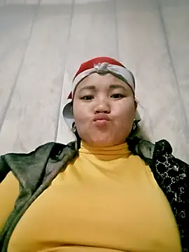 Snapshot of valerle chatting on January 6, 2:43 pm valerle online show from January 6, 2:43 pm