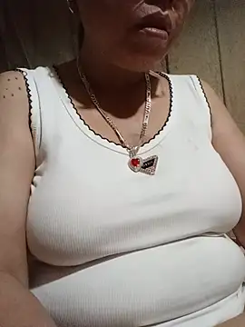 Snapshot of Agnes-baby chatting on June 25, 10:59 pm Agnes-baby online show from June 25, 10:59 pm