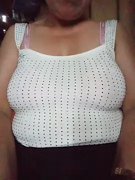 Snapshot of Agnes-baby chatting on June 12, 10:24 am Agnes-baby online show from June 12, 10:24 am