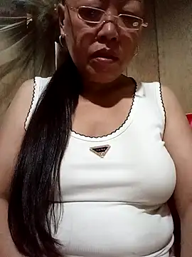 Snapshot of Agnes-baby chatting on June 6, 10:37 pm Agnes-baby online show from June 6, 10:37 pm