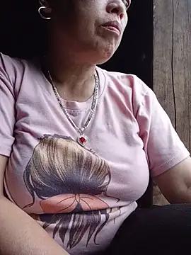 Snapshot of Agnes-baby chatting on June 29, 11:26 pm Agnes-baby online show from June 29, 11:26 pm