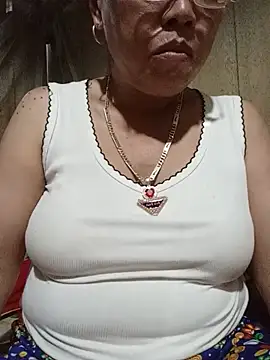 Snapshot of Agnes-baby chatting on June 27, 11:38 am Agnes-baby online show from June 27, 11:38 am