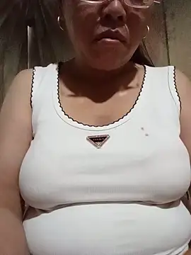 Snapshot of Agnes-baby chatting on June 13, 10:51 pm Agnes-baby online show from June 13, 10:51 pm