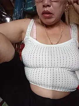 Snapshot of Agnes-baby chatting on June 29, 2:18 am Agnes-baby online show from June 29, 2:18 am