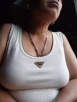 Snapshot of Agnes-baby chatting on July 2, 10:38 pm Agnes-baby online show from July 2, 10:38 pm