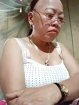 Snapshot of Agnes-baby chatting on July 8, 11:05 pm Agnes-baby online show from July 8, 11:05 pm