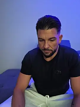 Angelo 33 online show from February 9, 8:29 pm