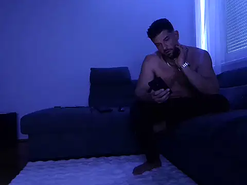 Snapshot of Angelo_33 chatting on January 9, 6:53 am Angelo 33 online show from January 9, 6:53 am