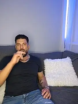 Angelo 33 online show from March 31, 10:01 pm