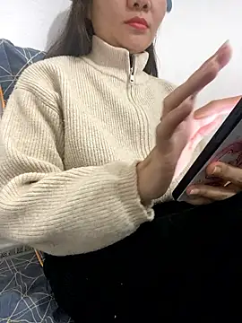 Avelyn-n online show from January 15, 6:28 am