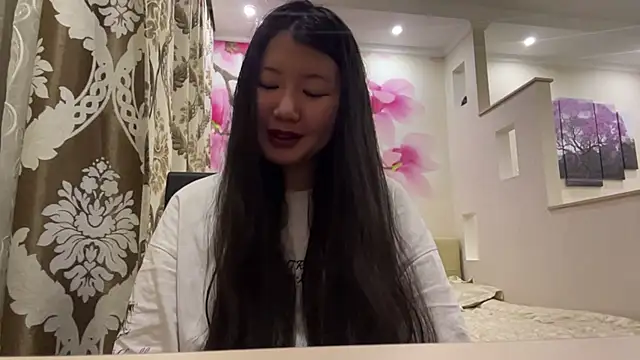 Snapshot of EriVibe chatting on January 15, 5:27 pm EriVibe online show from January 15, 5:27 pm