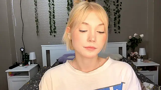 LlsabethHaze online show from February 1, 8:34 am