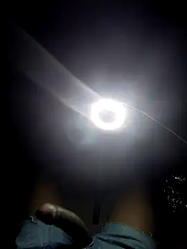 Snapshot of BlacHornet chatting on February 5, 9:21 pm BlacHornet online show from February 5, 9:21 pm