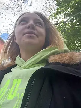 Spatgirl online show from April 19, 1:12 pm